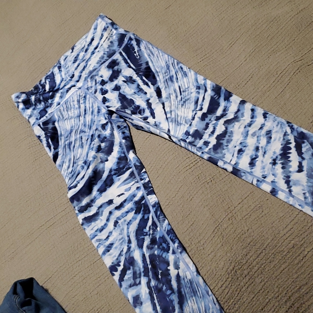 Gap Fit Eclipse Blue Cropped Tie Dye Leggings Small